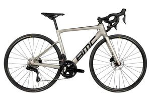 Vue du côté de la chaîne du BMC Teammachine SLR FIVE