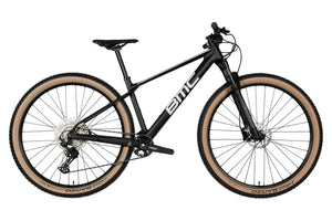 Vue du côté de la chaîne du BMC Twostroke 01 FIVE