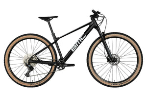 Vue du côté de la chaîne du BMC Twostroke 01 FIVE