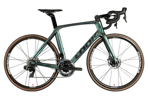 Vue du côté de la chaîne du Look 795 Blade RS Disc Sram Red eTap AXS