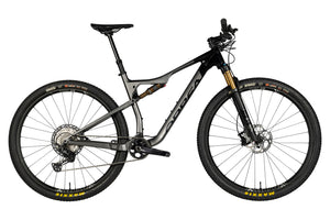 Vue du côté de la chaîne du Orbea Oiz M10
