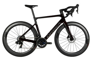 Vue du côté de la chaîne du Orbea Orca M21eLTD PWR Force eTap AXS