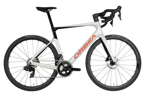 Vue du côté de la chaîne du Orbea Orca M31eLTD PWR