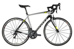 Vue du côté de la chaîne du Scott Solace 10 Ultegra Gris