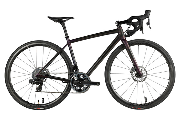 Vue du côté de la chaîne du Specialized S-Works Aethos SRAM Red eTap AXS