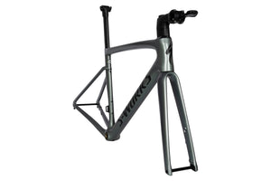 Vue du côté de la chaîne du Specialized S-Works Tarmac SL7 Fluid Satin