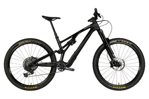 Vue du côté de la chaîne du Specialized Stumpjumper EVO Expert Noir