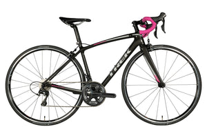 Vue du côté de la chaîne du Trek Emonda SL 6 WSD Ultegra Noir Rose