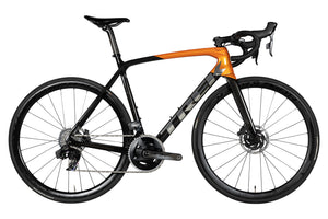 Vue du côté de la chaîne du Trek Emonda SL 7 Disc Sram Force eTap AXS