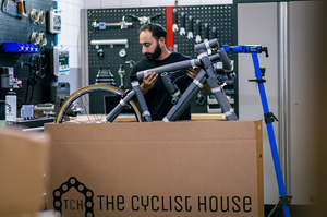 Preparation pour livraison d'un vélo chez The Cyclist House