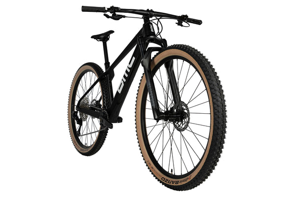 Drei-Viertel Ansicht des BMC Twostroke 01 FIVE