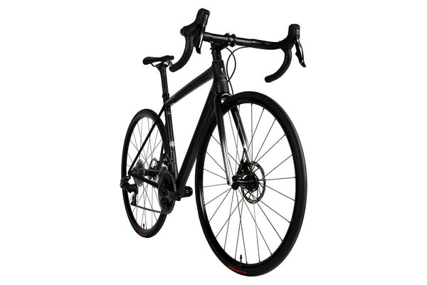 Vue diagonale du Specialized Aethos Comp Rival eTap AXS