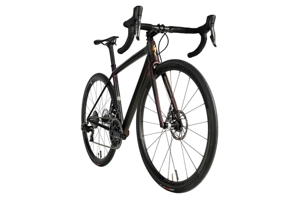 Vue diagonale du Specialized S-Works Aethos SRAM Red eTap AXS