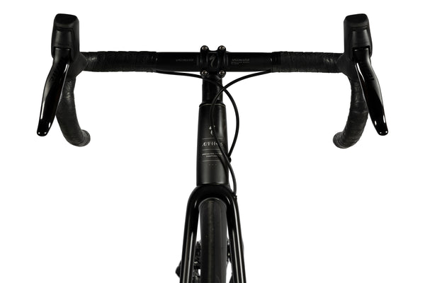 Vue frontale du Specialized Aethos Comp Rival eTap AXS
