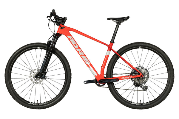 Vue du côté opposé de la chaîne du Adris XC Race Shimano SLX Rouge