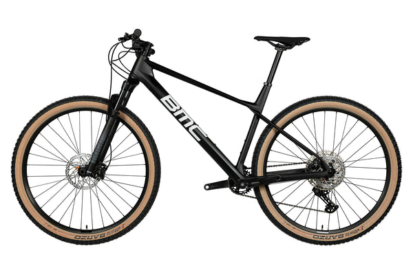 Vue du côté opposé de la chaîne du BMC Twostroke 01 FIVE