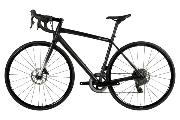 Vue du côté opposé de la chaîne du Specialized Aethos Comp Rival eTap AXS