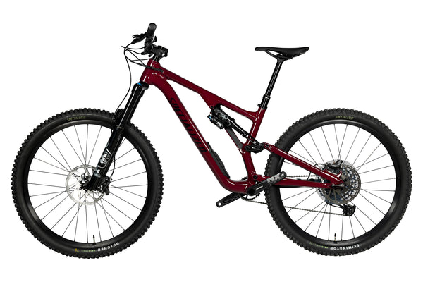 Vue du côté opposé de la chaîne du Specialized Stumpjumper Evo Comp Alloy
