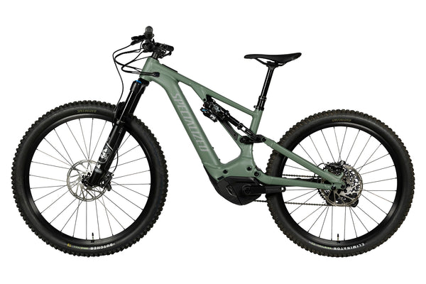 Vue du côté opposé de la chaîne du Specialized Turbo Levo Comp Alloy