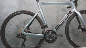 Vidéo du Bianchi Aria Aero 105 Di2 Violet Brillant
