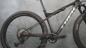 Vidéo du Trek Supercaliber 9.8 XT Gen 1 Noir Gris