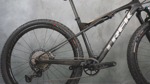 Vidéo du Trek Supercaliber 9.8 XT Gen 1 Noir Gris