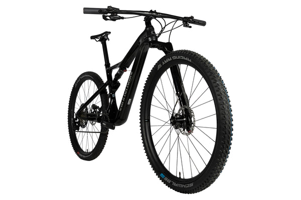 Three-quarter view of the Cannondale Scalpel Carbon 2