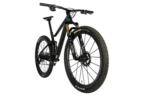 Three-quarter view of the Scott Spark RC 900 SL AXS