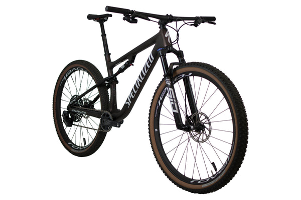 Vue diagonale du Specialized Epic Pro