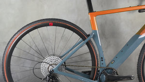 Video du 3T Exploro RaceMax Ekar Orange Grey