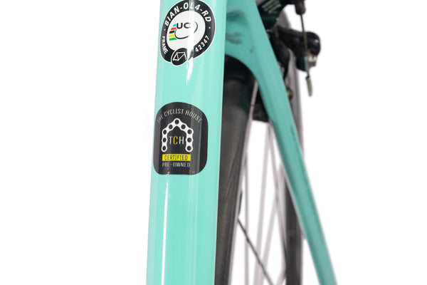Detail du sticker de certification The Cyclist House sur le vélo Bianchi Oltre XR4, 2020