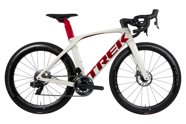 Vue du côte de la chaîne du Trek Madone SLR 9 Disc eTap
