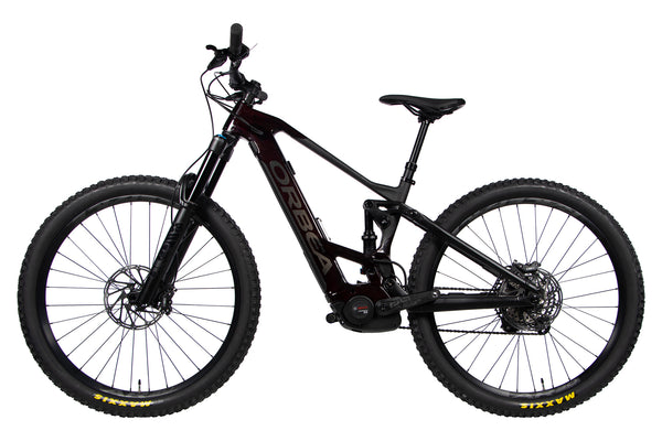 Vue du côte opposé de la chaîne du Orbea Wild FS M20