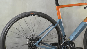 Video du 3T Exploro RaceMax GRX 2x11 Orange Grey