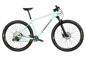 Foto del lado derecho de la Orbea Alma M50