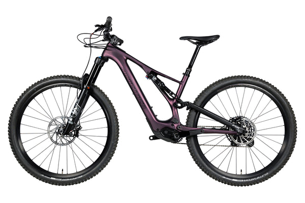Vue du côte opposé de la chaîne du Specialized Turbo Levo SL Comp Carbon